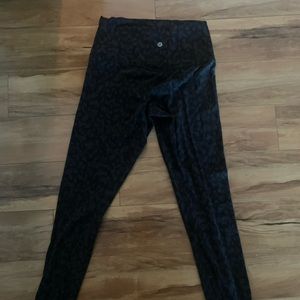 Lululemon Camo 25” Align II leggings